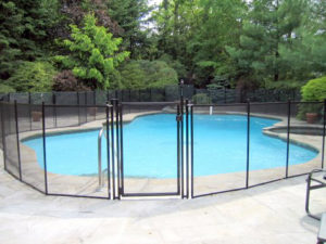self-latching, self-closing pool gate